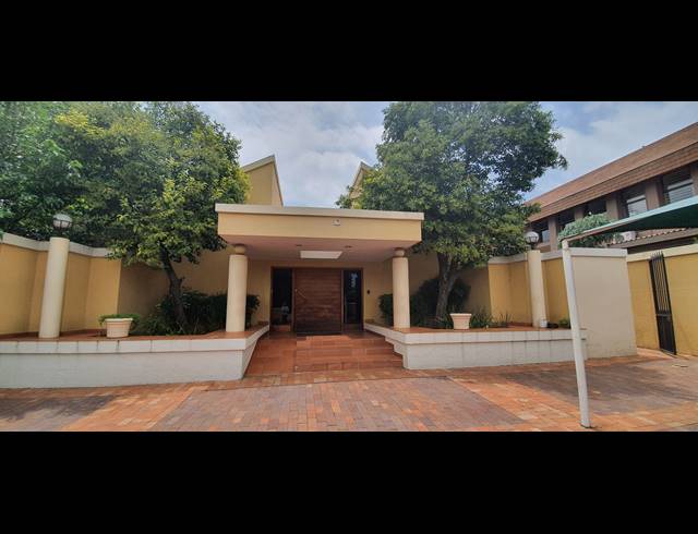 986M² BUILDING FOR SALE IN PAULSHOF